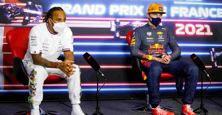 Hamilton over crash Verstappen: Ik zat naast hem en liet mij geen ruimte