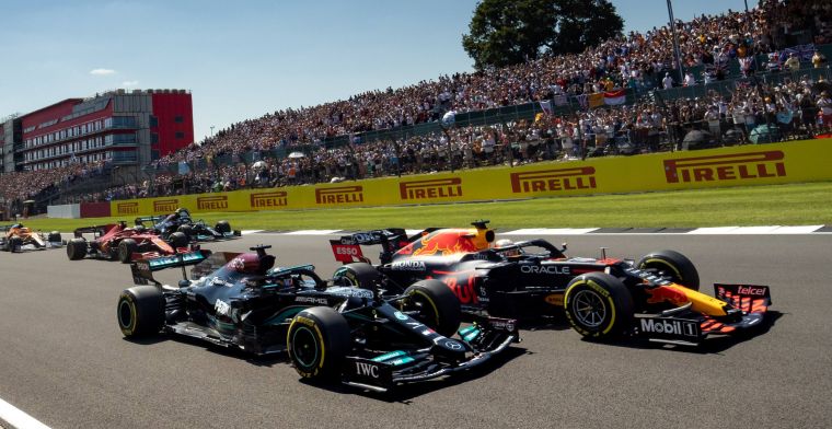 Crash Verstappen en Hamilton gevolg van sprintrace? ‘Dat speelt zeker mee'