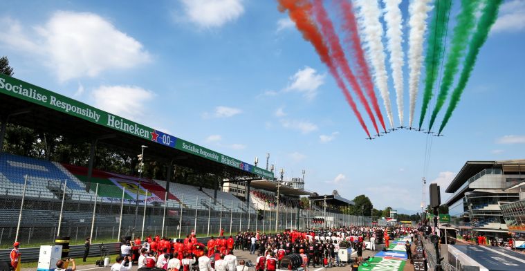 Grand Prix op Monza met toeschouwers op tribune