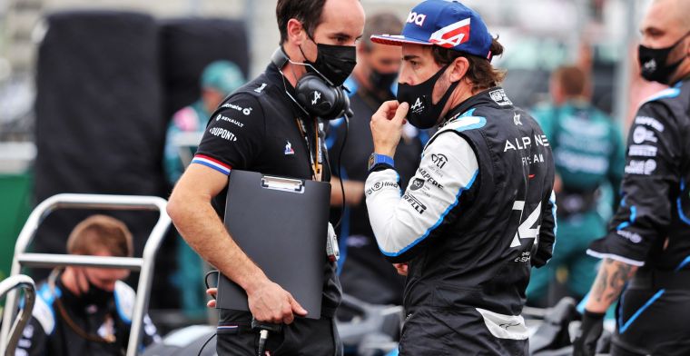 Alonso verklaart misverstand: Zo werkt de stopwatch niet in de autosport