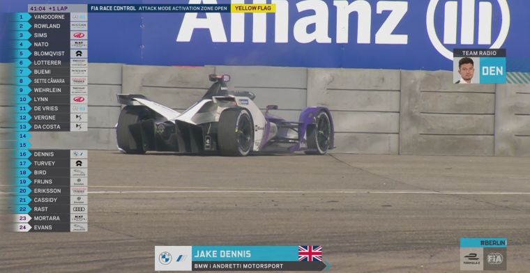 Derde titelrivaal De Vries crasht in laatste Formule E-race