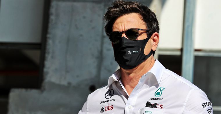 Wolff vindt dat Mercedes meer pech had dan Red Bull: In Baku konden we winnen