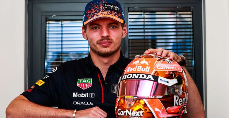 Verstappen presenteert zijn nieuwe oranjehelm voor de Grand Prix van België