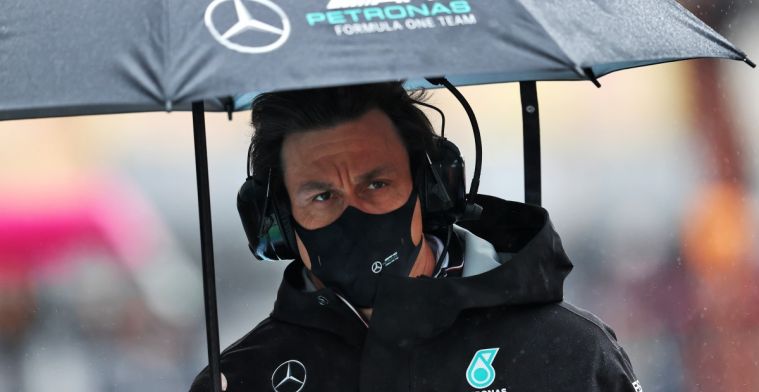 Sportieve Wolff niet optimistisch over start Grand Prix