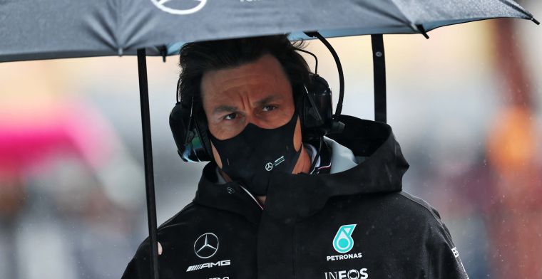 Wolff ontstemd over de FIA: 'Gaan zo naar de stewards voor uitleg'