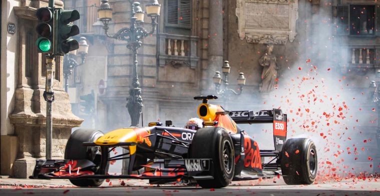 F1 Social Stint | Verstappen oefent starts in de Italiaanse straten