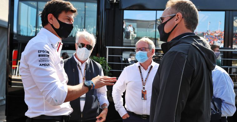 Mercedes wil nieuwe motorleveranciers in F1: 'Er moeten oplossingen komen' 