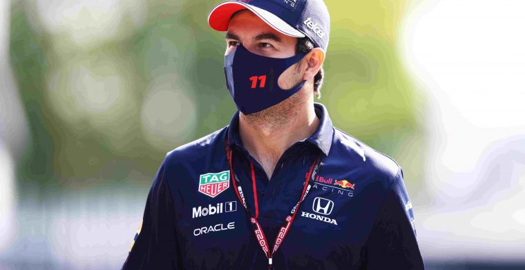 Perez over helpen van Verstappen: Overduidelijk dat hij voor titel gaat
