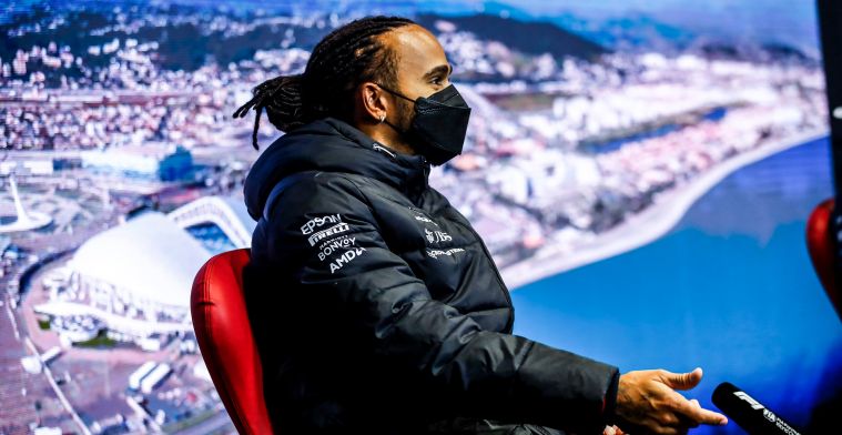 Hamilton over gridstraf Verstappen: Het is zeker jammer voor hem