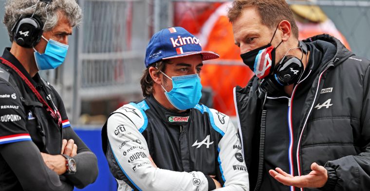 Alonso dacht dat podium mogelijk was: 'Ik haalde zelfs Verstappen in'