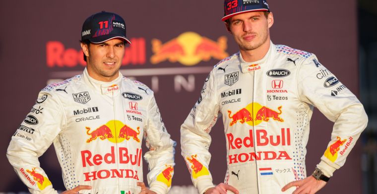 In beeld | Verstappen en Perez schitteren in speciale witte Honda-overalls