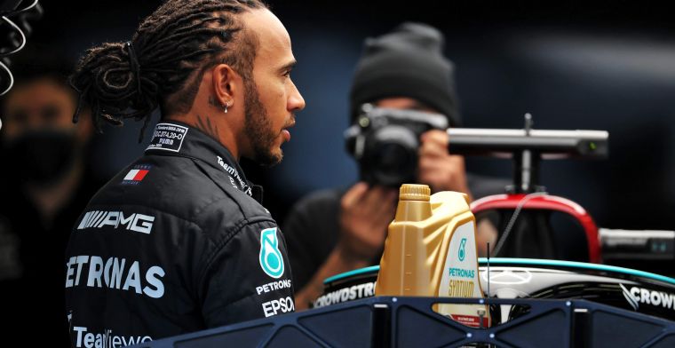 Zorgen bij Mercedes: 'In de titelstrijd met Verstappen mag zoiets niet gebeuren'