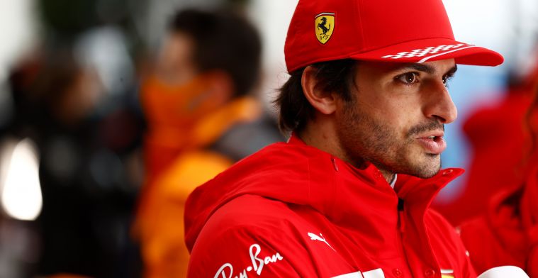 Sainz tevreden met Ferrari's prestaties: 'Schade van de gridstraf geminimaliseerd'