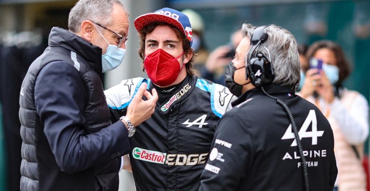 Alonso geeft Hamilton flinke sneer: 'Enige twee coureurs die speciaal zijn'