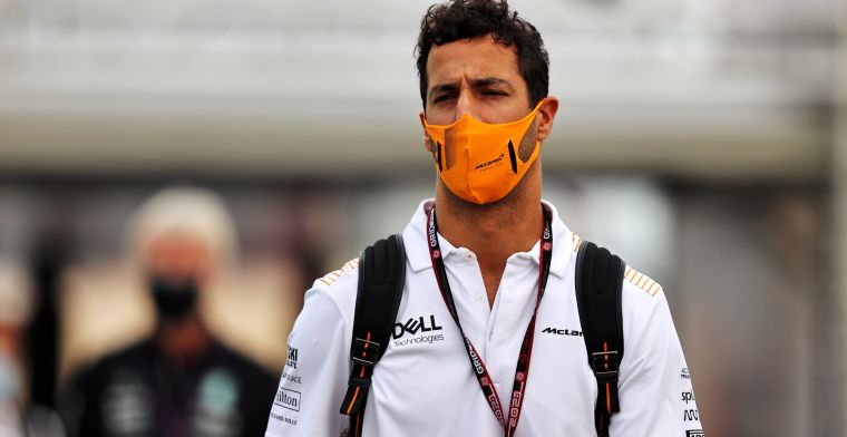 Ricciardo vertelt over pijnlijk moment: 'Weet niet waarom ik altijd lach'