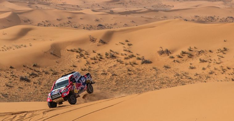 De Villiers in een klap kansloos in Dakar Rally na enorme tijdstraf