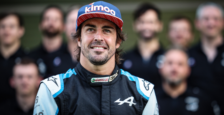 Alonso: Toen Max won, heb ik hém als eerste gefeliciteerd