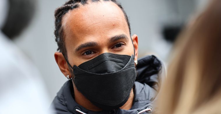 Hamilton weer terug op sociale media na nieuwe video van Mercedes