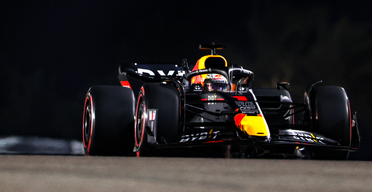 Zinderende start in GP Bahrein: Red Bull en Ferrari vechten met elkaar