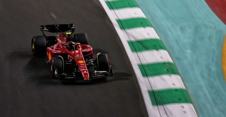 Sainz verwacht spannende race: 'Red Bull en Ferrari gemengd aan de top'