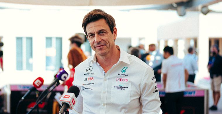 Wolff spreekt Marko tegen: 'Vijftien man ging van Mercedes naar Red Bull'