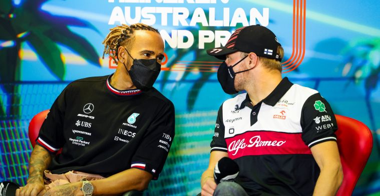Hamilton positief over samenwerking met Russell: 'Past goed in het team'