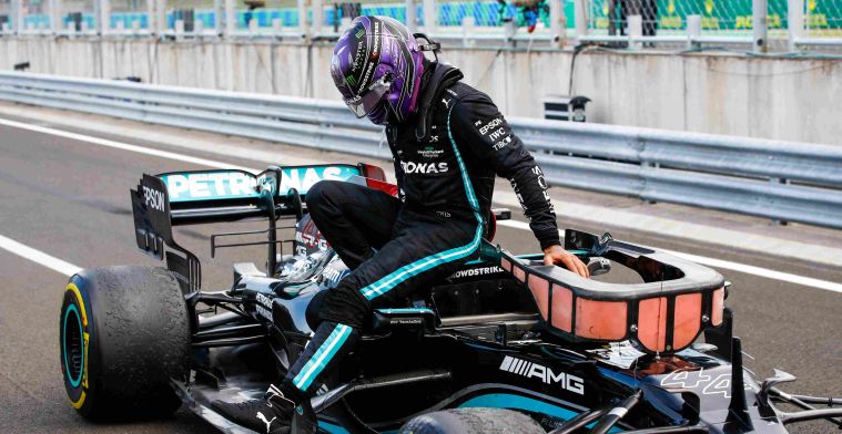Hamilton weigert Mercedes af te vallen na dramatische P14