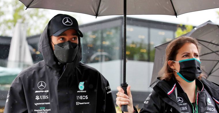 Hamilton werd op ronde gezet door Verstappen: “Toont hoe fout we zitten