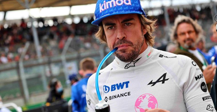 Alonso niet eens met kritiek op Hamilton: Rijdt op dit moment erg goed