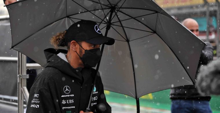 Hamilton spreekt van een 'eenzame reis' in de autosport