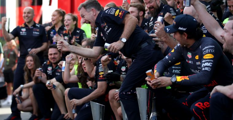 Rapportcijfers teams | Mercedes op plek Ferrari, Red Bull weer perfect