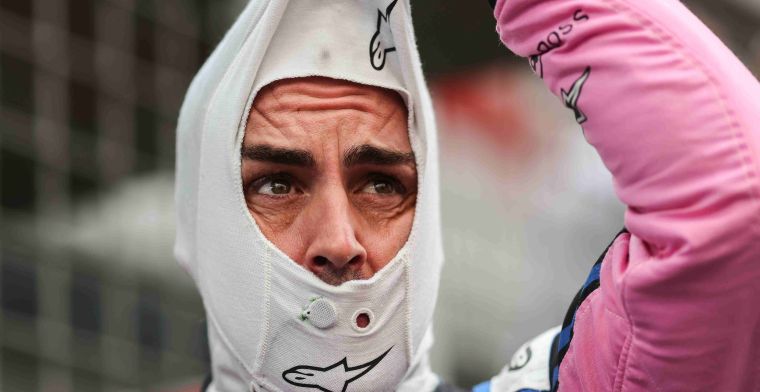 Alonso geniet van gefrustreerde Hamilton: Ik houd ervan