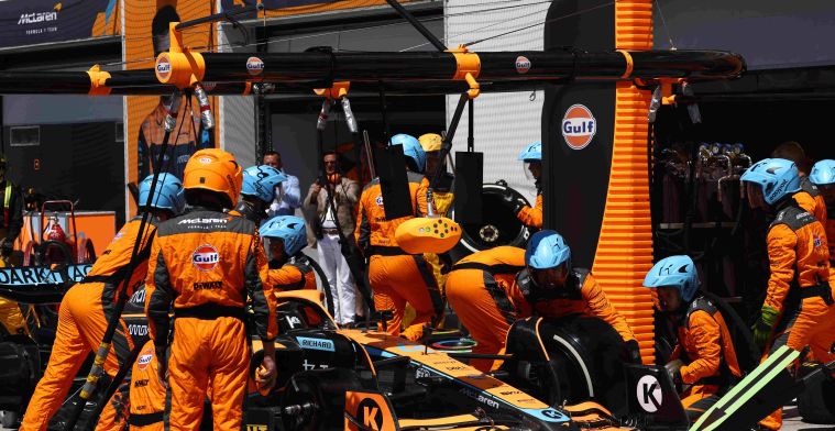 McLaren gaat gruwelijk de fout in bij pitstop na 'operationeel probleem'