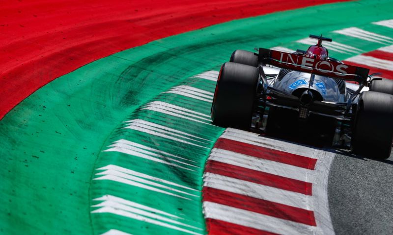 Dubbel drama voor Mercedes: na Hamilton crasht ook Russell in Q3 Oostenrijk