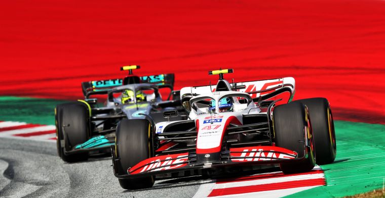 Schumacher: 'Gevecht met Hamilton had niet mogen gebeuren'