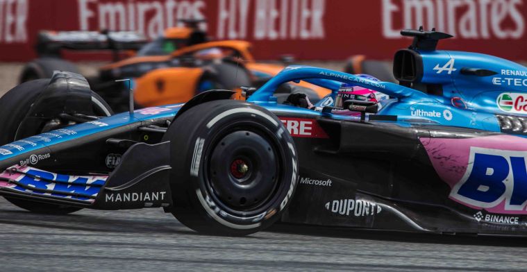 Sluwe Alonso zweeg over reden derde pitstop: 'Ik kom weer binnen'
