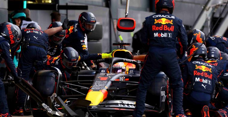 Red Bull halverwege F1-seizoen van 2022 aan de leiding in pitstopklassement