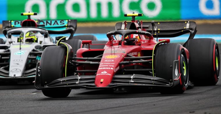 Tegenslagen veranderen Ferrari niet: ‘De sfeer is goed’