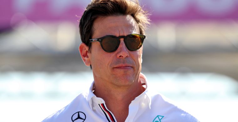 Wolff: 'FIA moet harde houding tonen bij mogelijke overschrijding Red Bull'