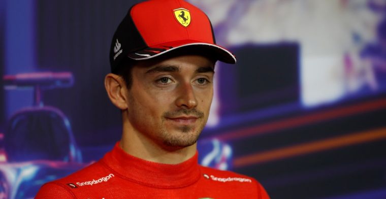 Leclerc over titelkansen Verstappen in Singapore: 'Dat kan me niet schelen'