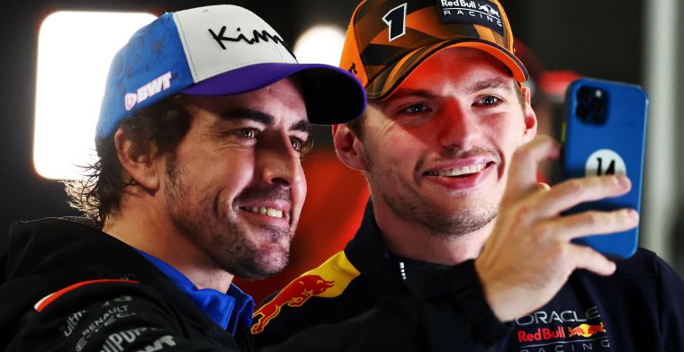 Alonso uit bewondering voor Verstappen: 'Dat kun je niet aanleren'