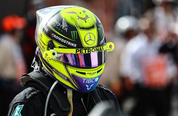 Hamilton over duel met Verstappen: Mijn spiegels trilden zo hard