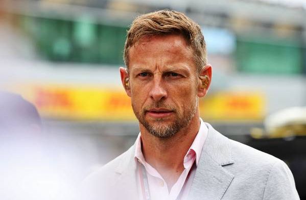 Button zet in op overwinning Hamilton: 'Denk dat Mercedes grote kans maakt'