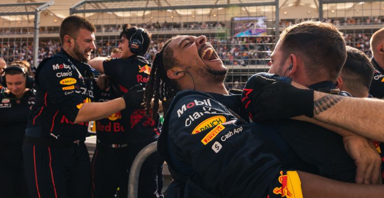 F1 Social Stint | Perez en publiek ongemakkelijk na grapje Verstappen