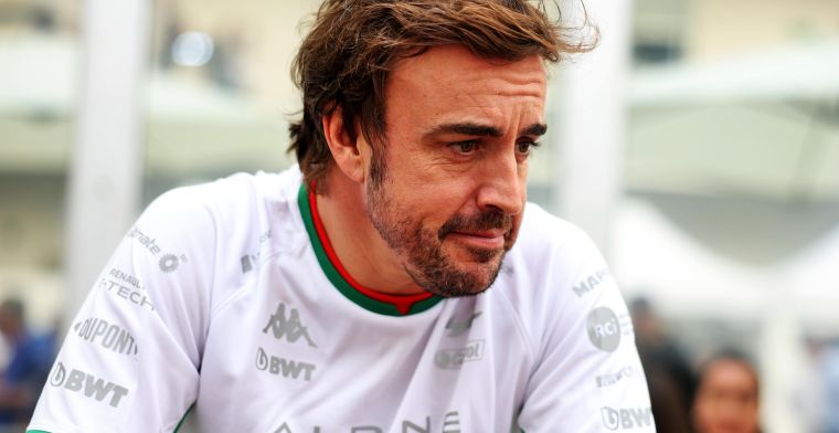 Alonso krijgt zevende plek terug: FIA-official bemoeide zich met de straf