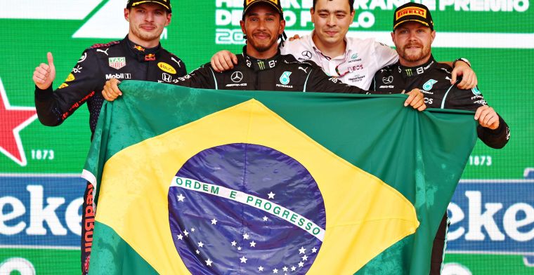 Hamilton verslaat Verstappen ondanks gridstraf en diskwalificatie