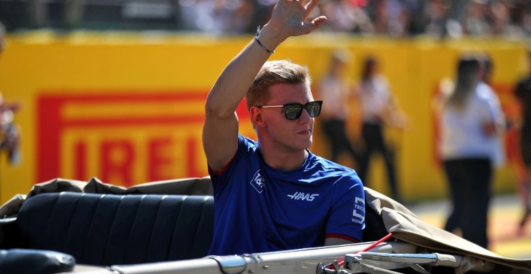 Mercedes schaart zich achter Schumacher: 'Hoort bij ons'
