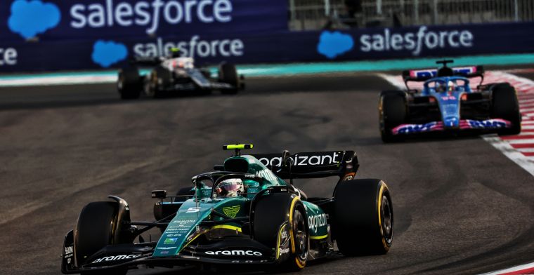 Vettel verslaat Hamilton in finale voor beste inhaalactie van het jaar