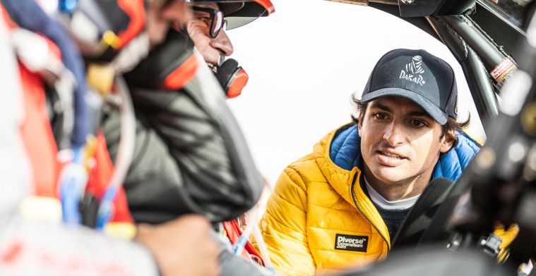 Sainz bezorgt zijn vader bijna een straf door hulp in de Dakar Rally