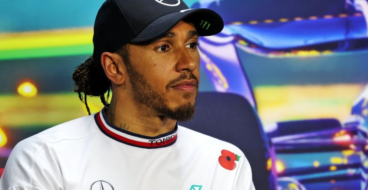 Mercedes ontkent geruchten: 'Contractbespreking Hamilton nog niet begonnen'